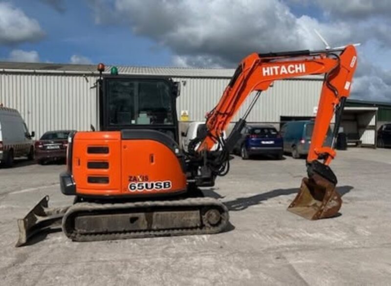 HITACHI ZX65