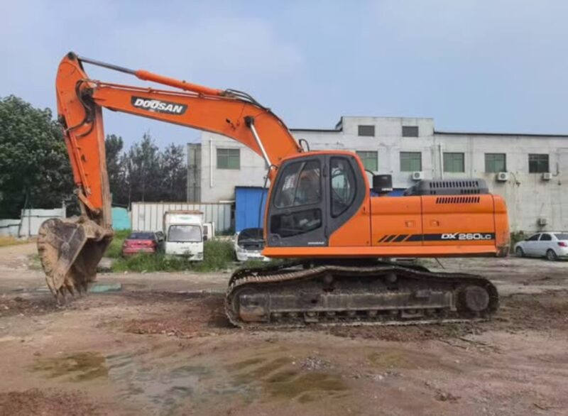 DOOSAN DX260