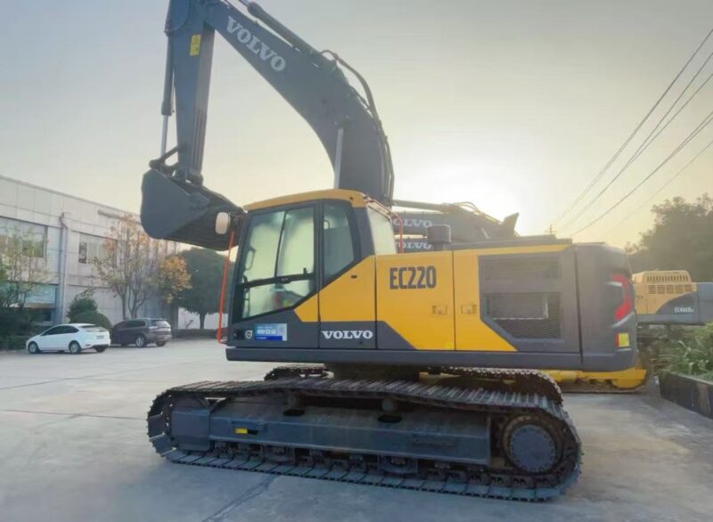 VOLVO EC220