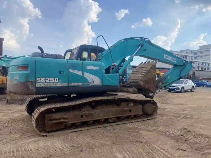 Kobelco SK250