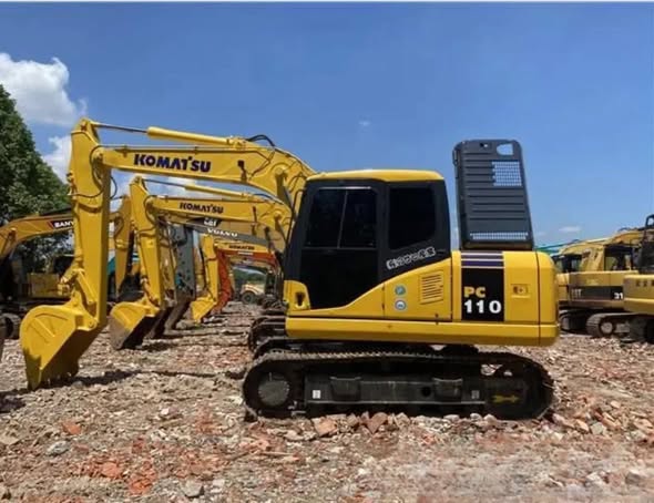 KOMATSU PC110