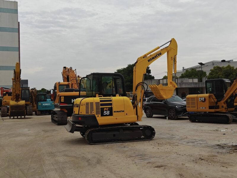 KOMATSU PC58