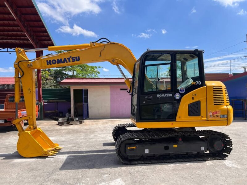 KOMATSU PC70