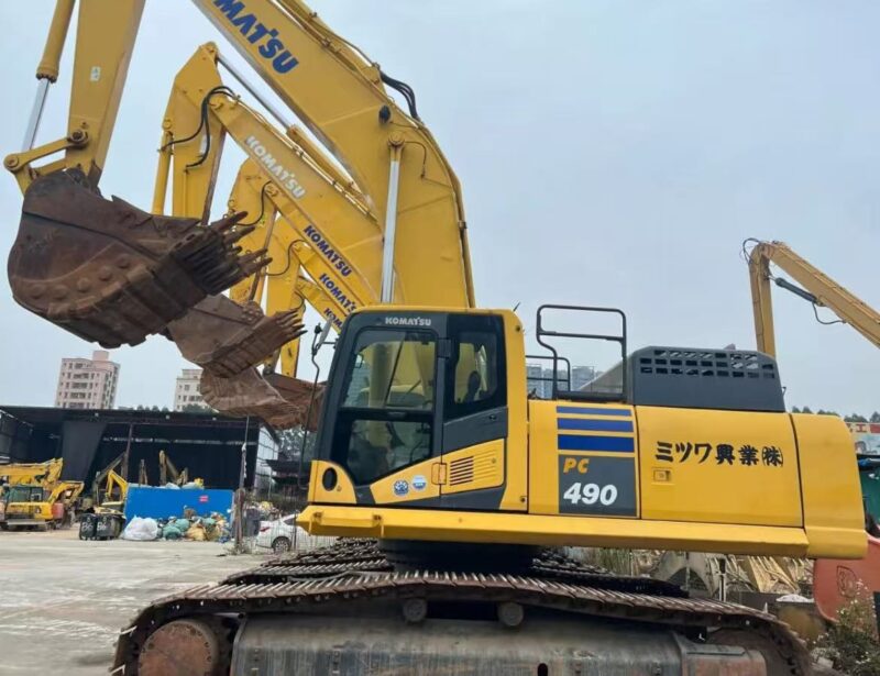 KOMATSU PC490