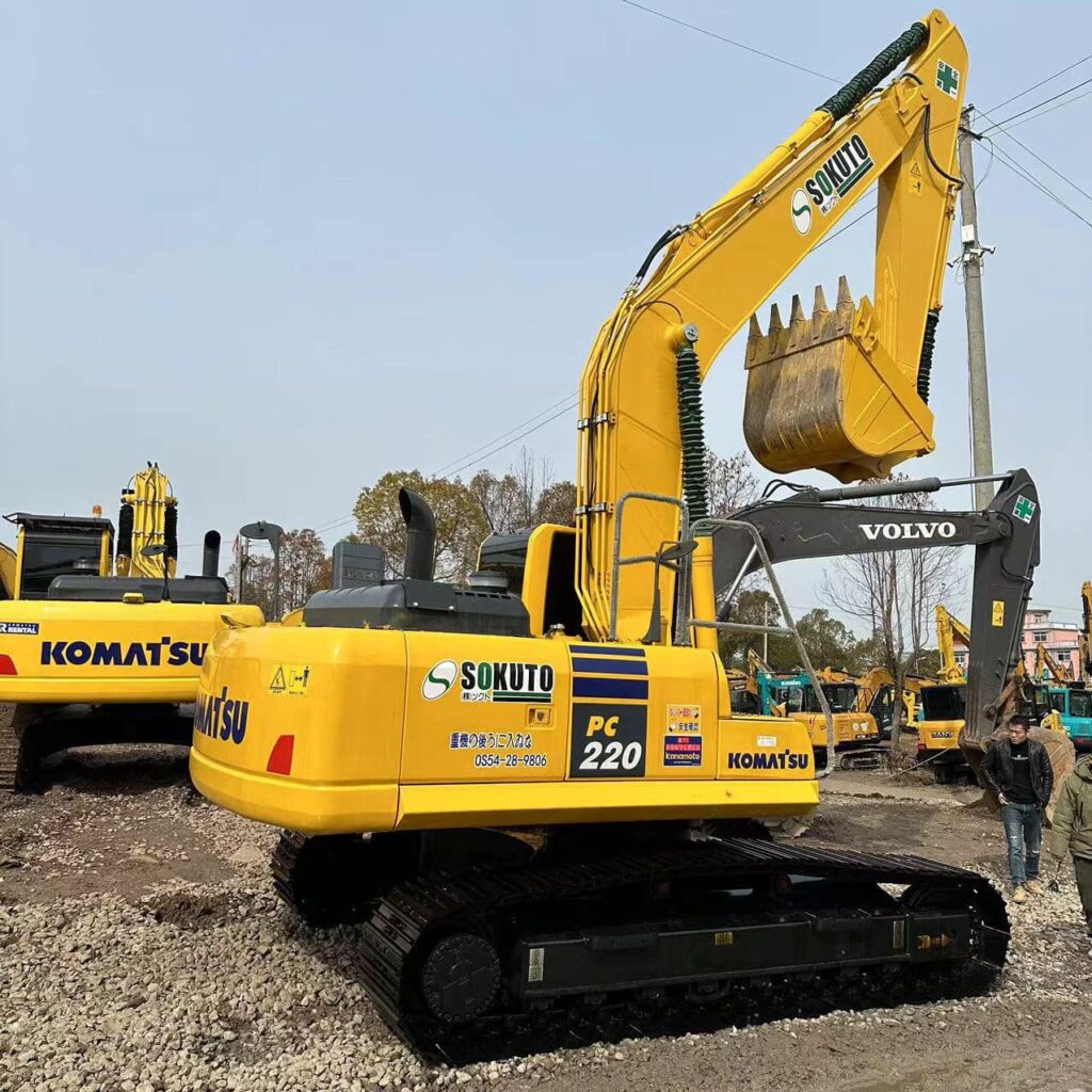 Buying a Used Komatsu PC220 Excavator: A Comprehensive Guide