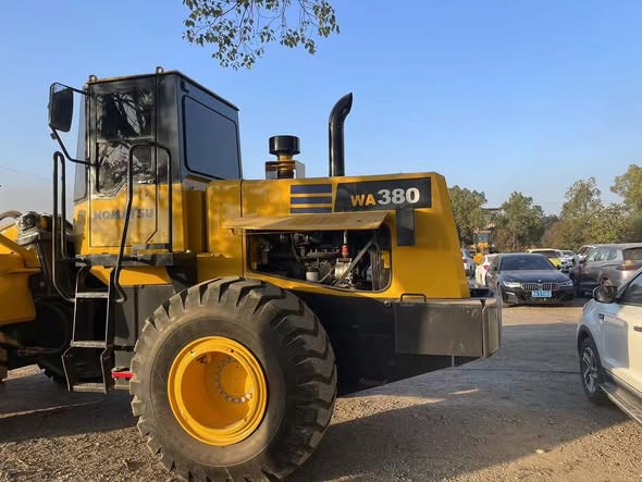 Komatsu WA380