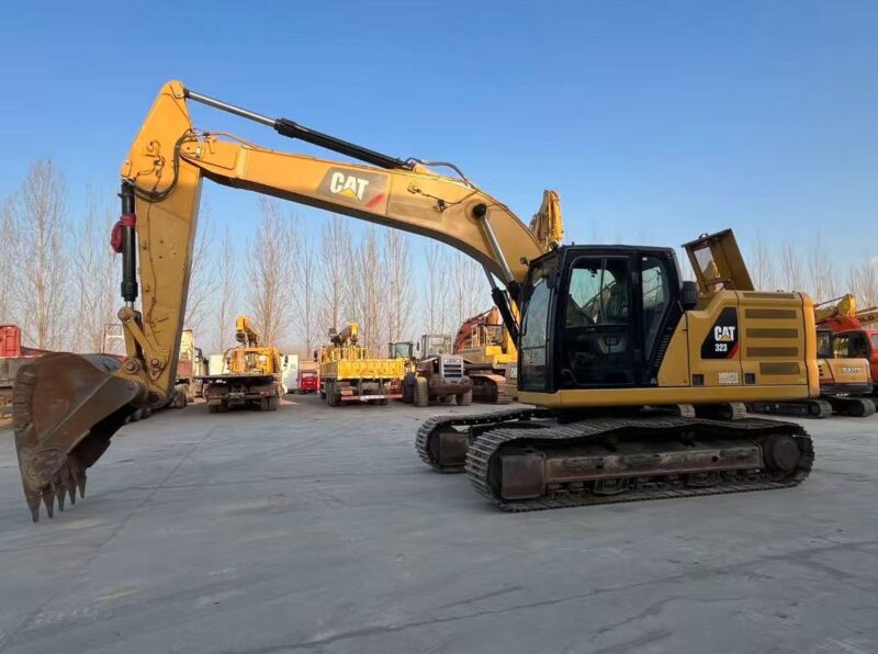 CAT323D2L