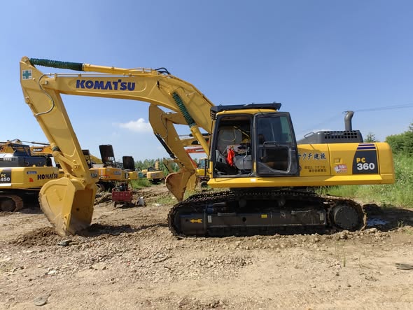 KOMATSU PC360