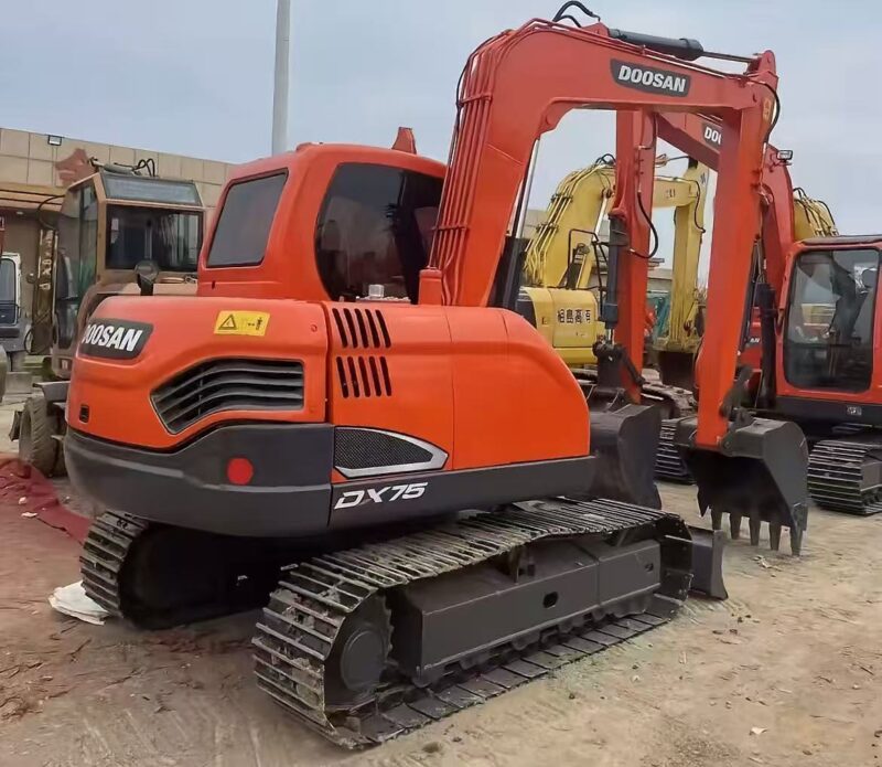 DOOSAN DX75